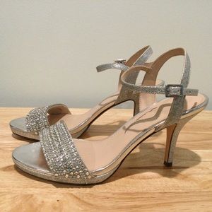 Nina Silver Bedazzled Heels Shoes Women’s 6M